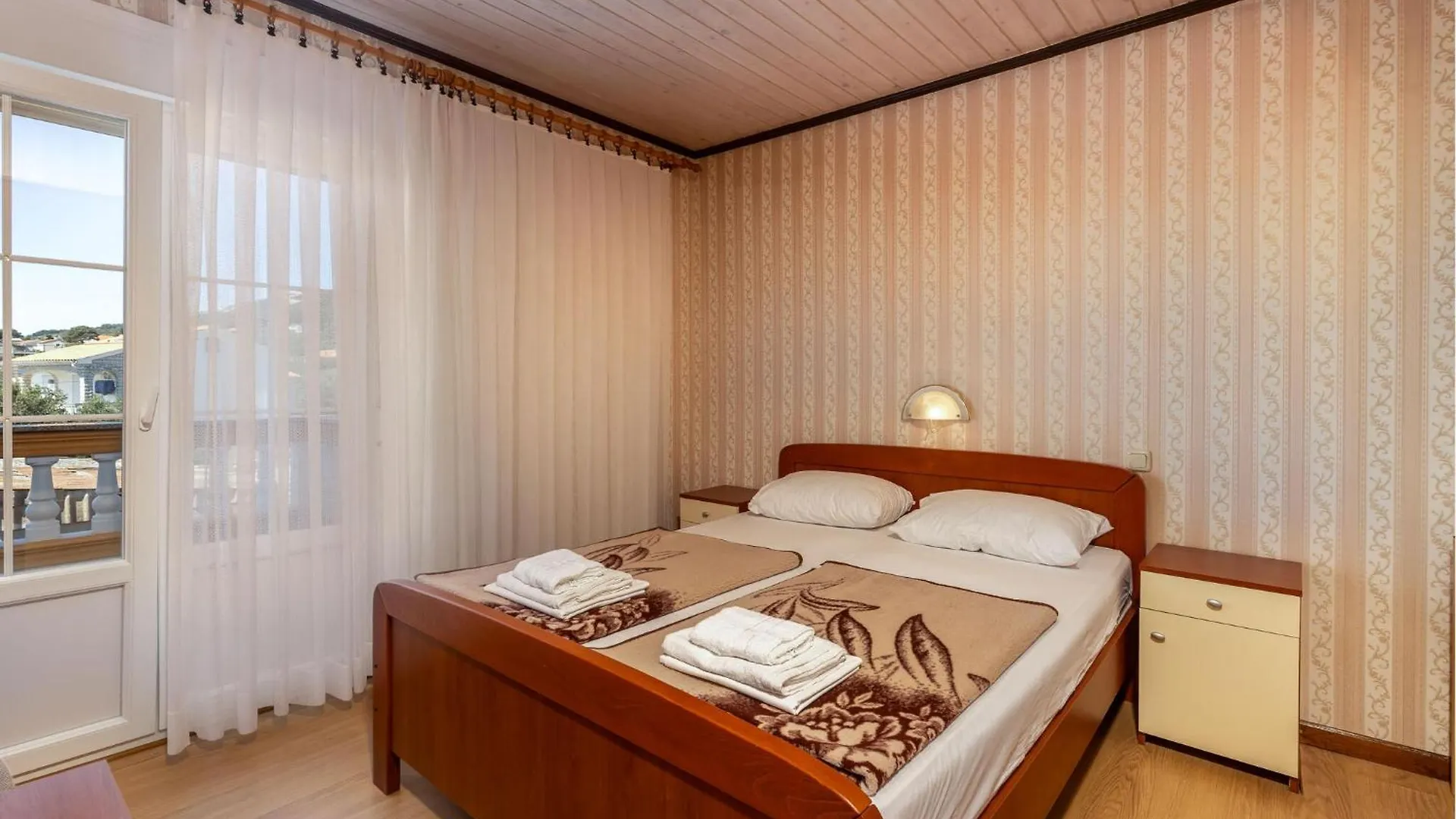 Nice Apartment In Rab With Wifi Rab Town 0*,
